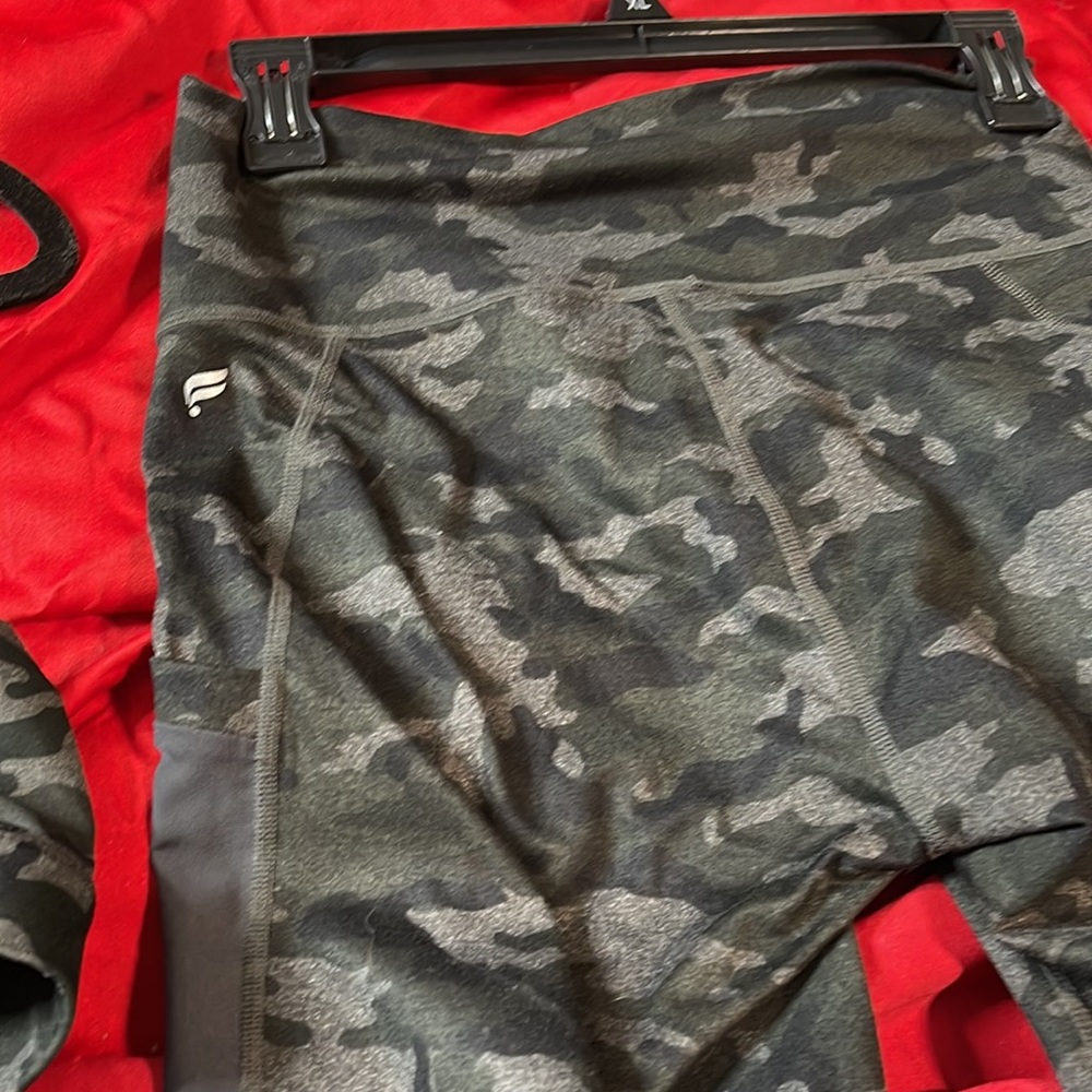 Fabletics Activewear Set Really Flattering - image 8